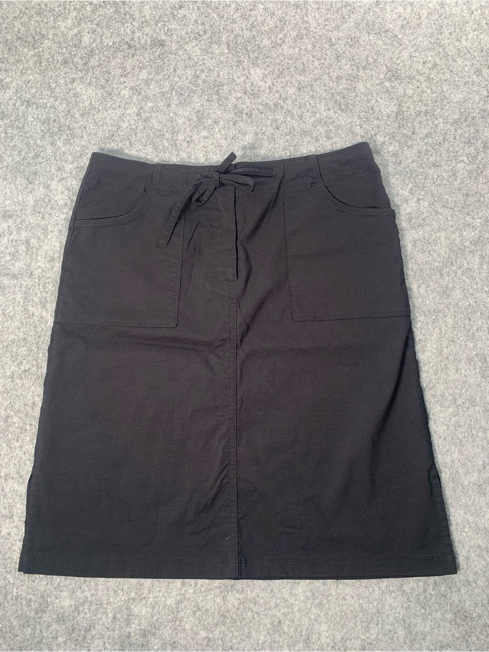 Mountain EQUIPMENT  CO-OP Women's Black Drawstring Pencil Skirt with Front Patc